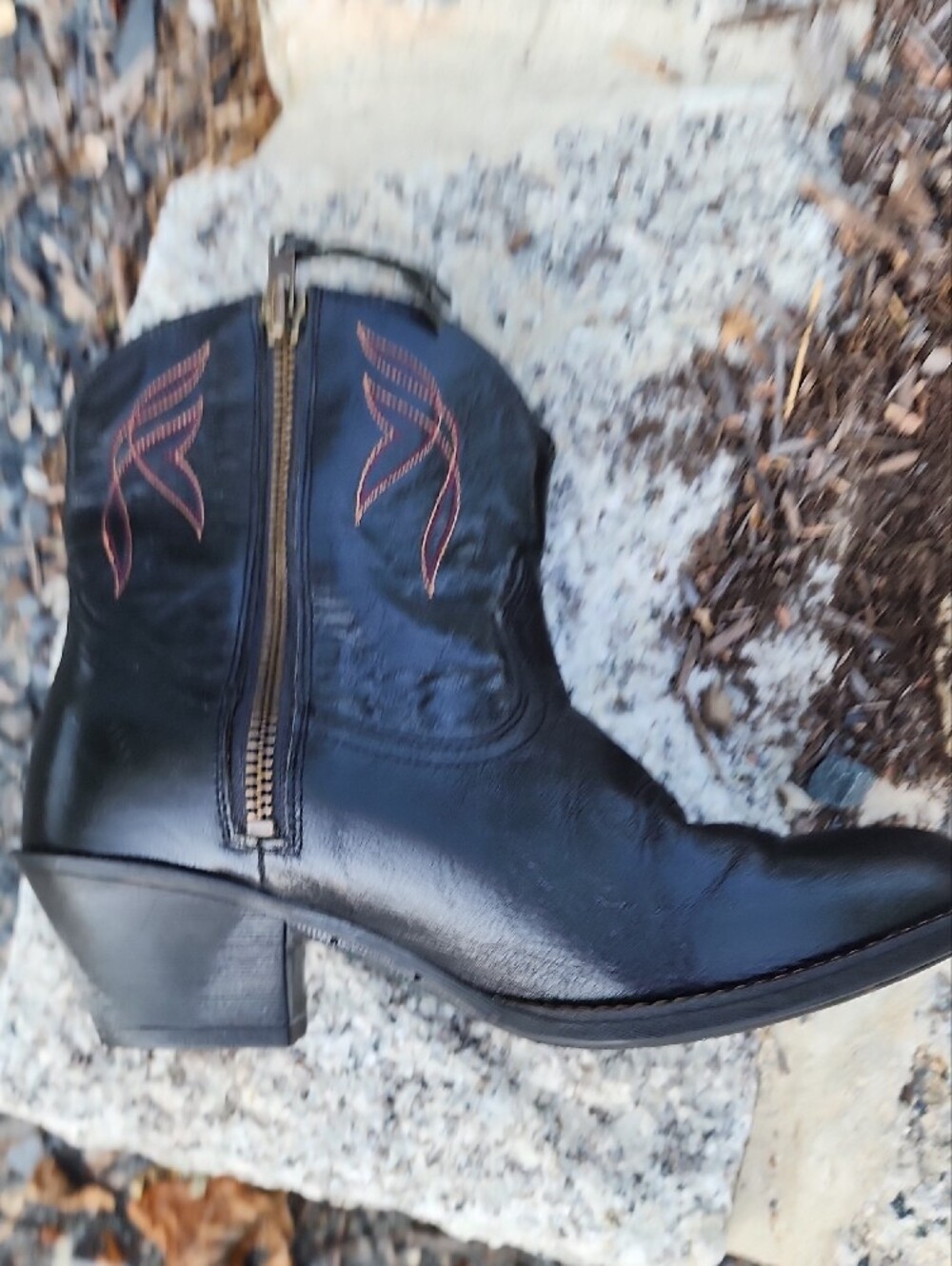 Ariat Black Leather Short Western Boots with Brown Stitching sz 7B - Picture 6 of 14